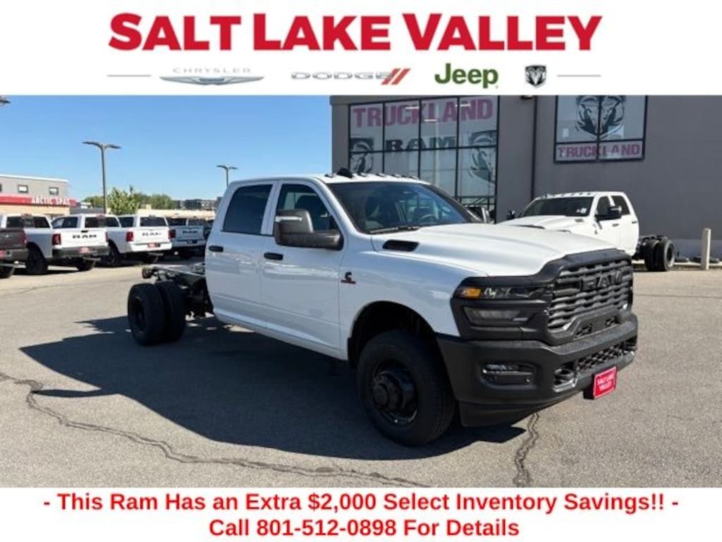New 2025 Ram 3500 Chassis Cab 3500 TRADESMAN CREW CAB CHASSIS 4X4 60' CA Pickup
