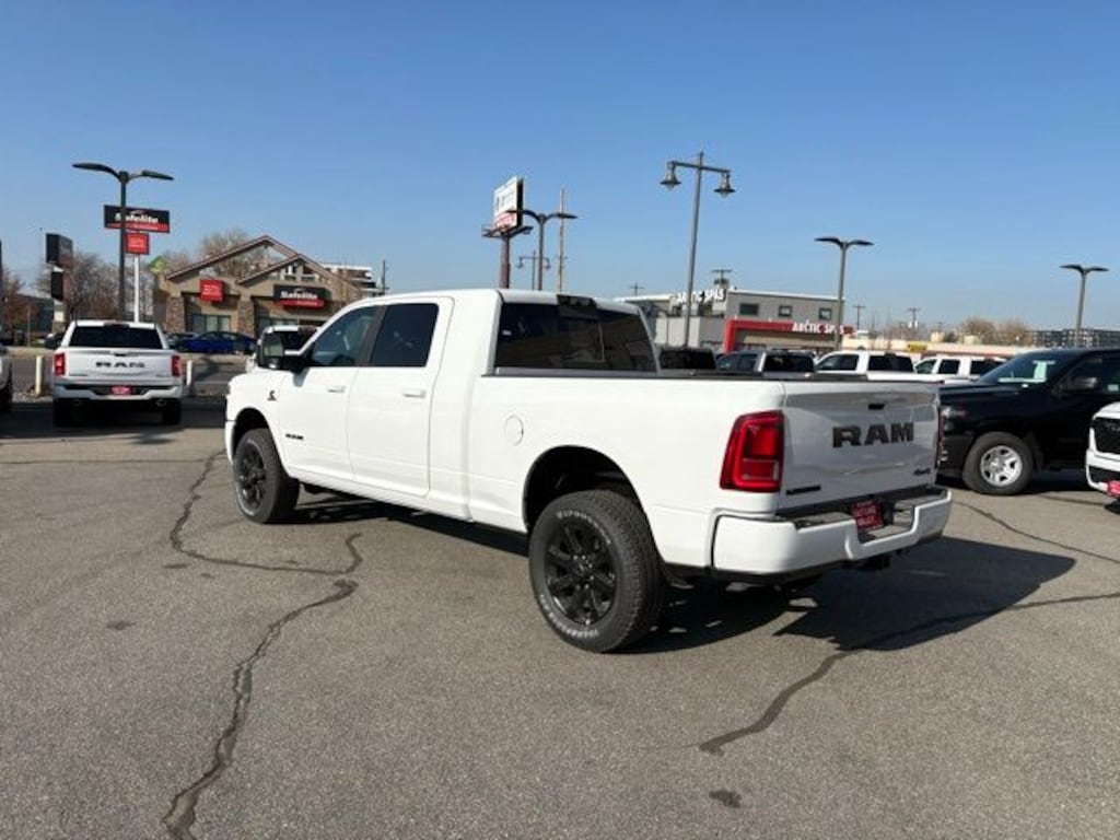 New 2026 Ram 3500 LARAMIE MEGA CAB 4X4 6'4 BOX Pickup