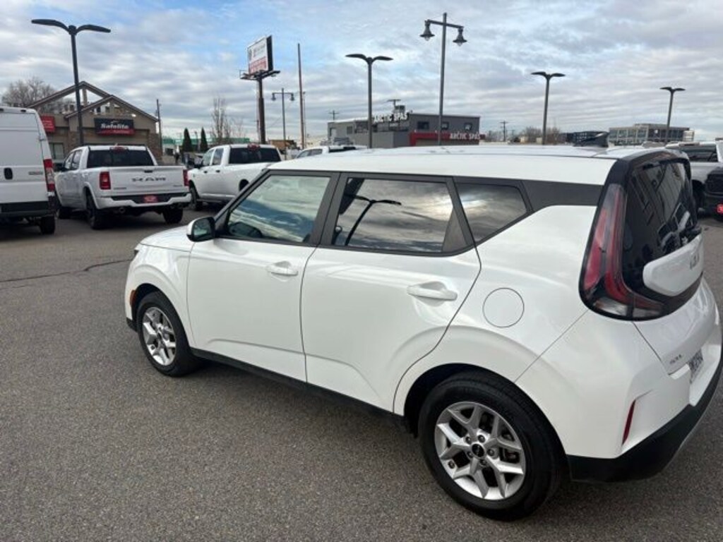 Used 2024 Kia Soul LX Hatchback