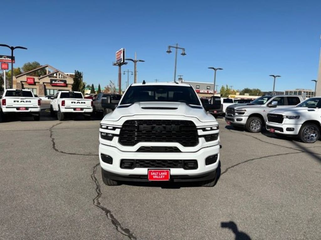 New 2026 Ram 2500 LIMITED CREW CAB 4X4 6'4 BOX Pickup