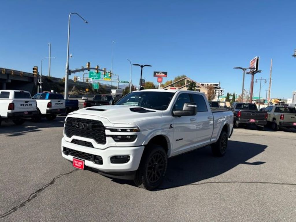 New 2026 Ram 2500 LIMITED CREW CAB 4X4 6'4 BOX Pickup