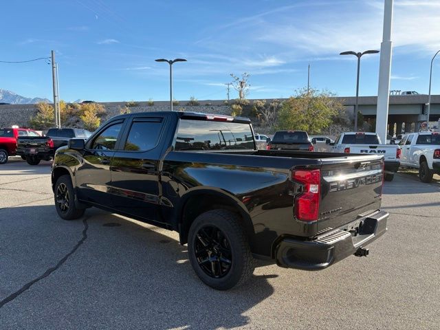 2023 Chevrolet Silverado 1500 Custom photo 2