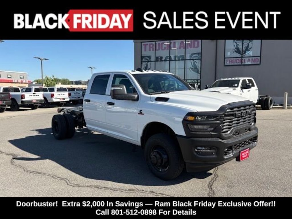 New 2025 Ram 3500 Chassis Cab 3500 TRADESMAN CREW CAB CHASSIS 4X4 60' CA Pickup