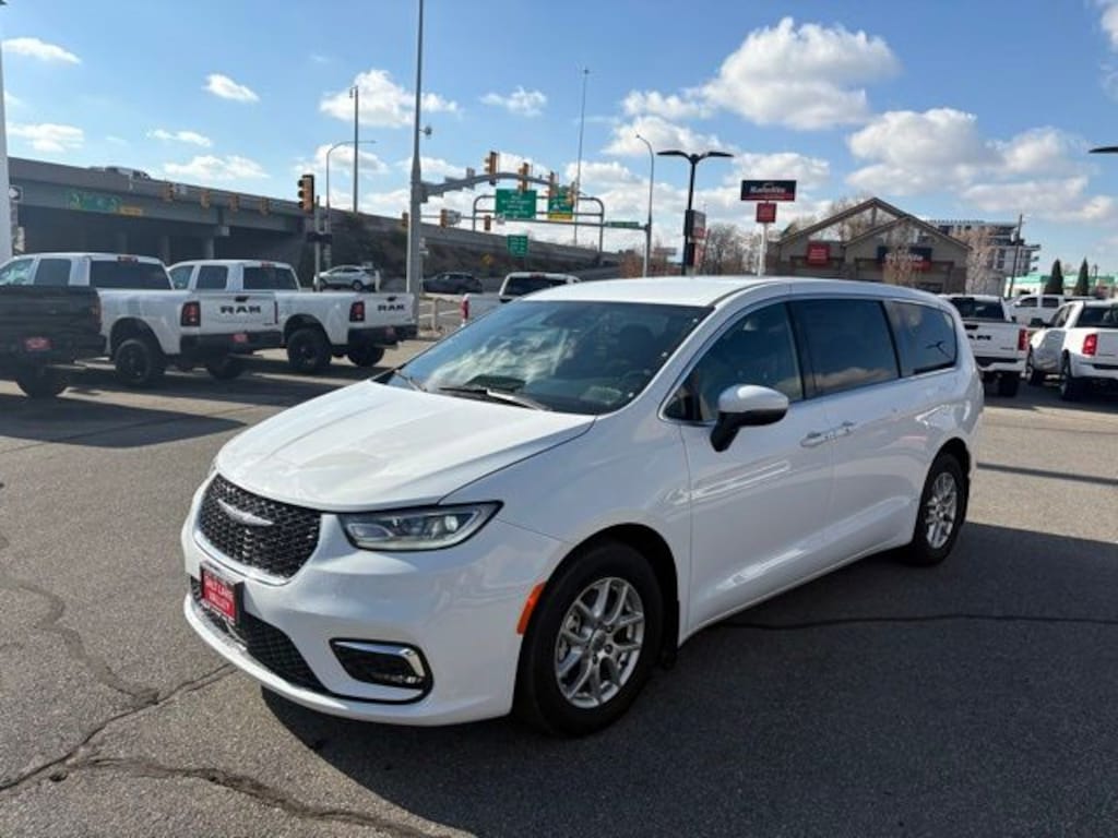 Certified 2023 Chrysler Pacifica Touring Van Passenger Van