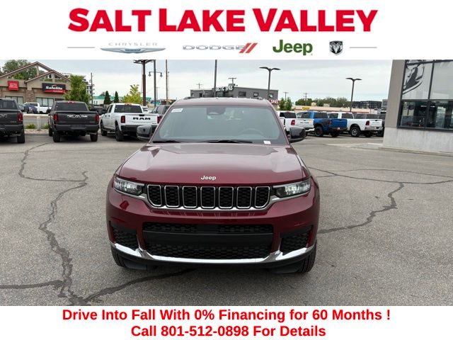 2025 Jeep Grand Cherokee Laredo photo 2