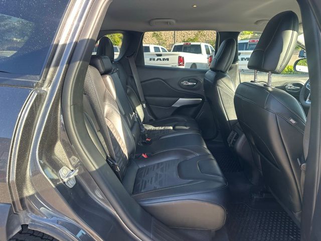 Photo 18