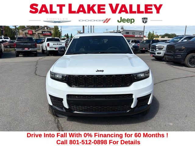 2025 Jeep Grand Cherokee Laredo Altitude photo 2