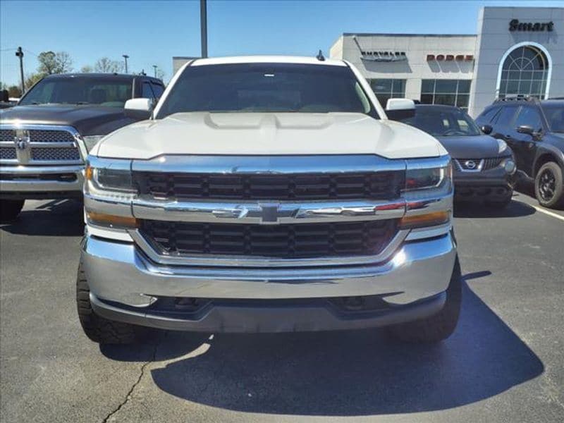Used 2018 Chevrolet Silverado 1500 LT with VIN 1GCUKREC9JF140503 for sale in Little Rock