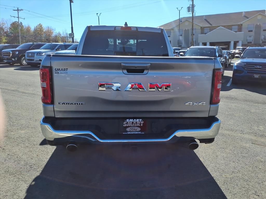 2025 Ram 1500 Laramie photo 3