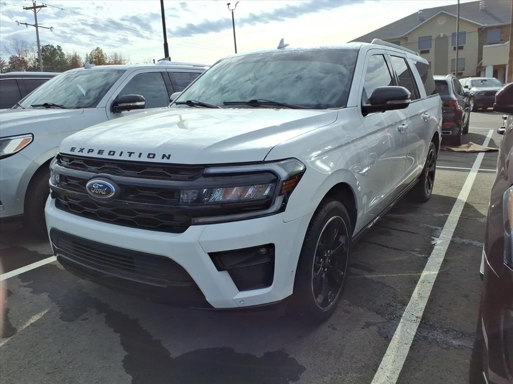 2022 Ford Expedition Limited's photo