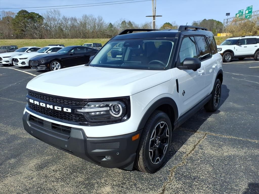 2025 Ford Bronco Sport Outer Banks's photo