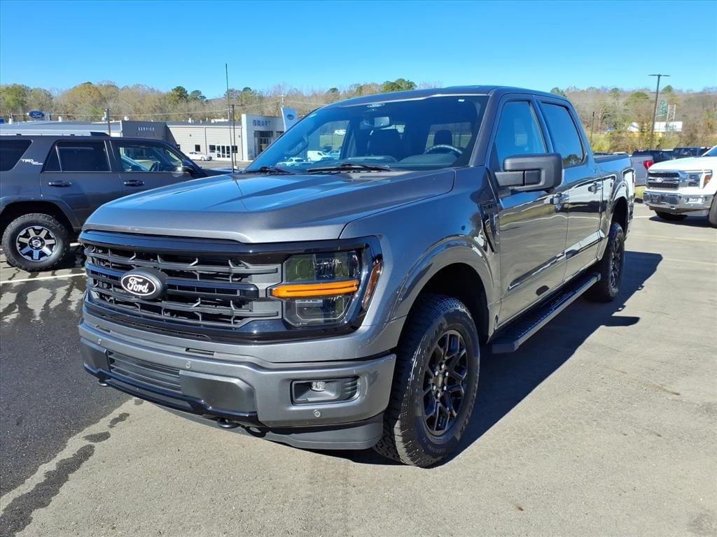 2025 Ford F-150 XLT's photo