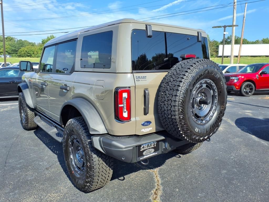 2025 Ford Bronco Badlands photo 2