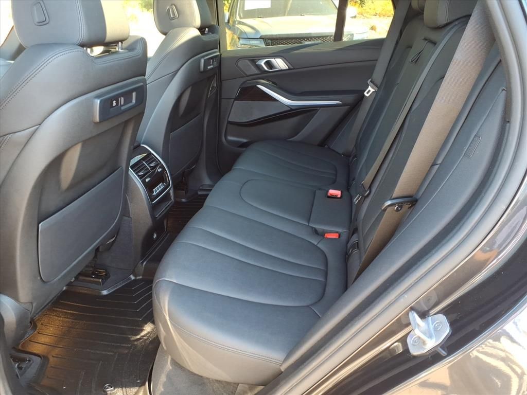 2021 BMW X5 40i - Photo 11