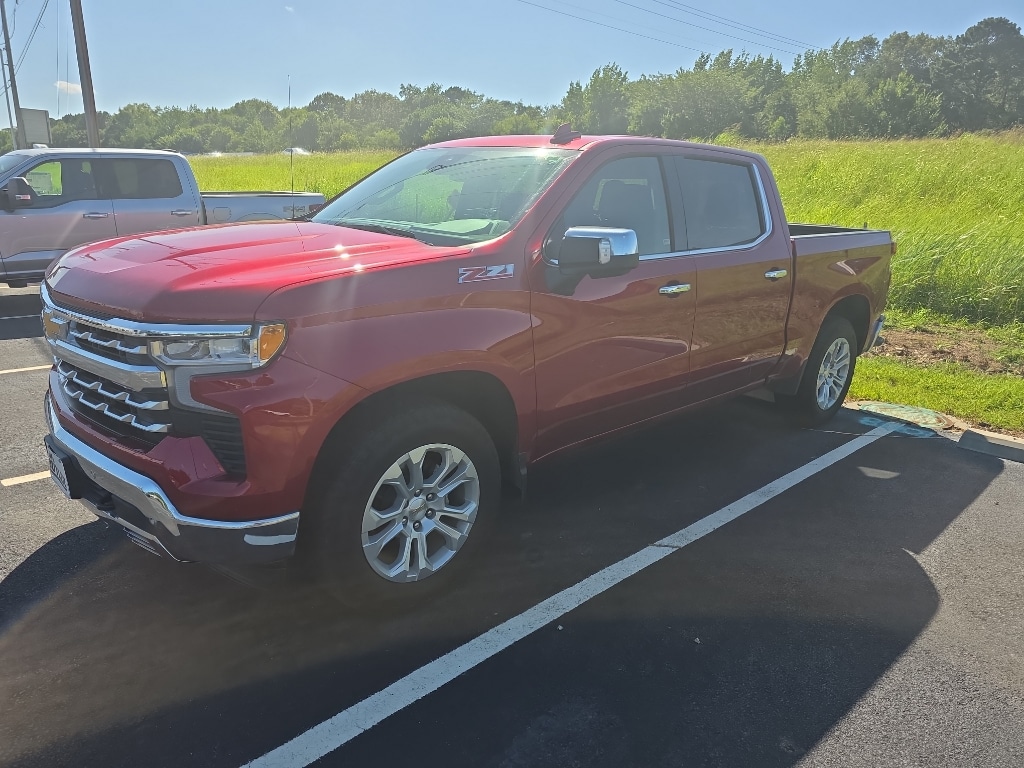 Used 2024 Chevrolet Silverado 1500 LTZ with VIN 1GCUDGED7RZ247969 for sale in Little Rock