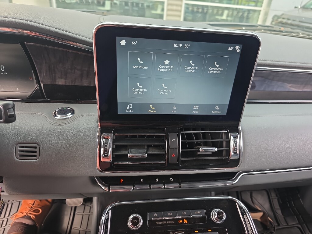 2019 Lincoln Navigator Select photo 2
