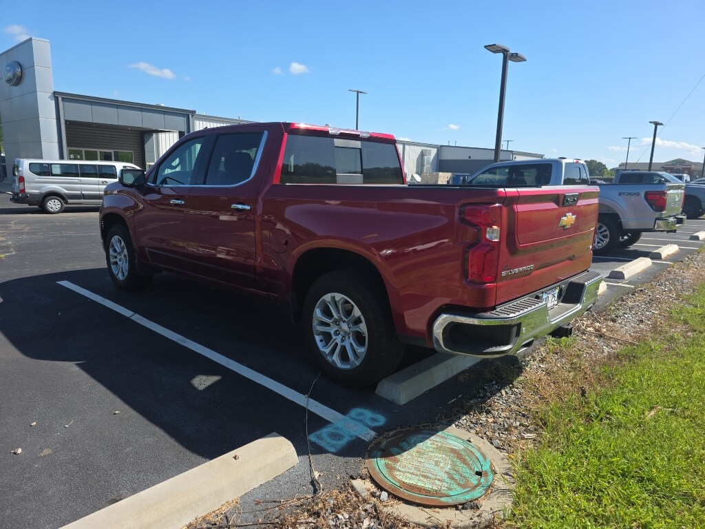 2024 Chevrolet Silverado 1500 LTZ photo 3