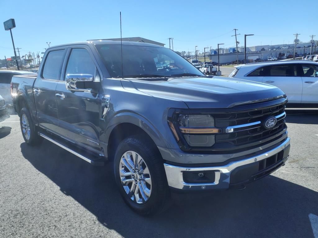 2025 Ford F-150 XLT photo 4