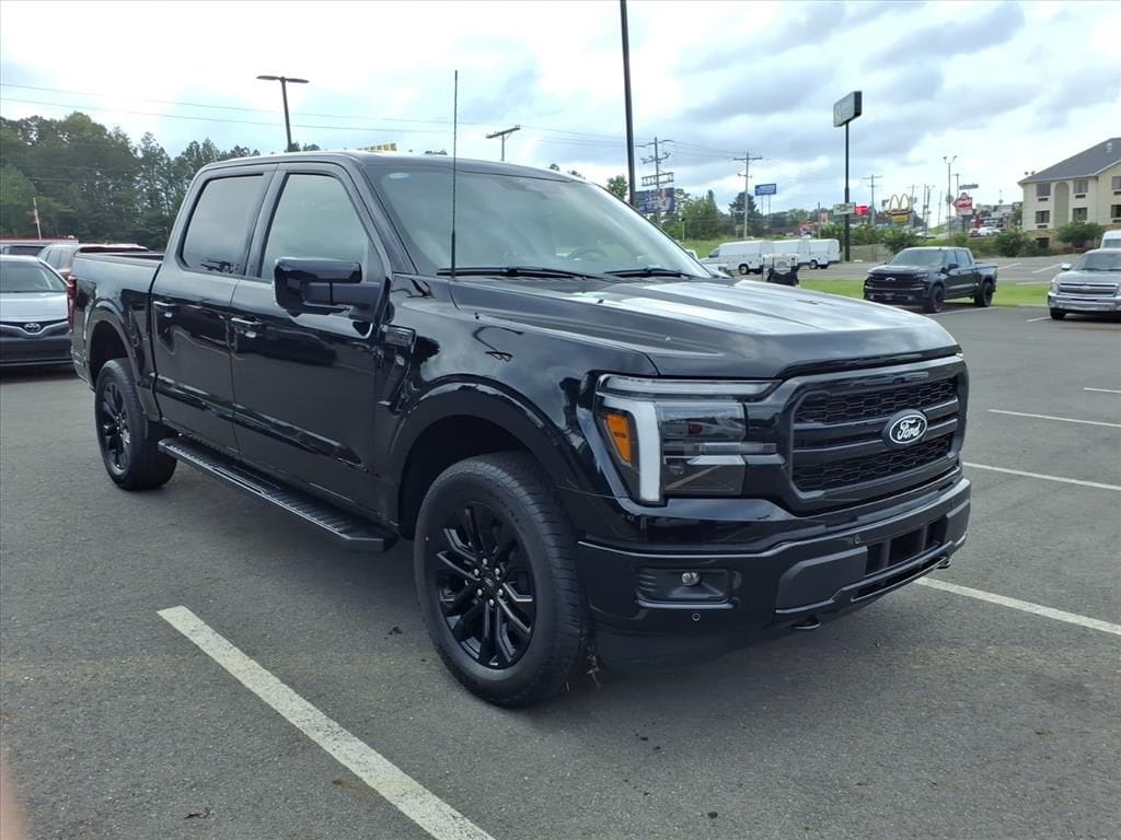 New 2025 Ford F-150 Lariat TRUCK