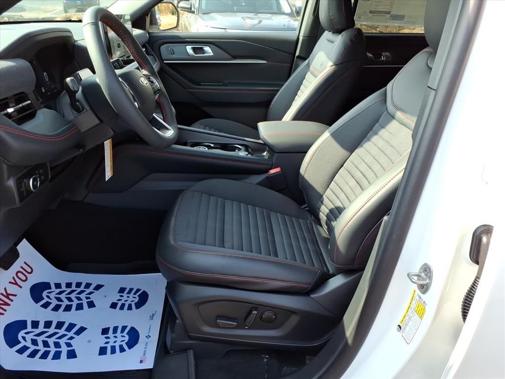 2026 Ford Explorer ST-Line - Photo 8