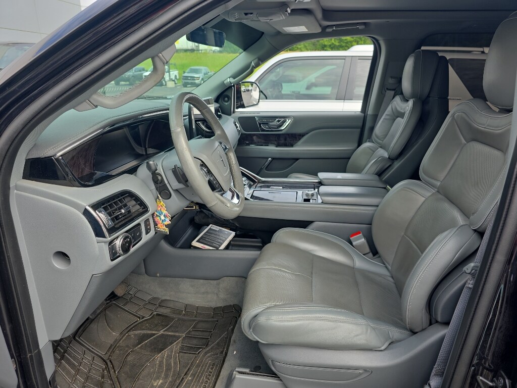 2019 Lincoln Navigator Select photo 4