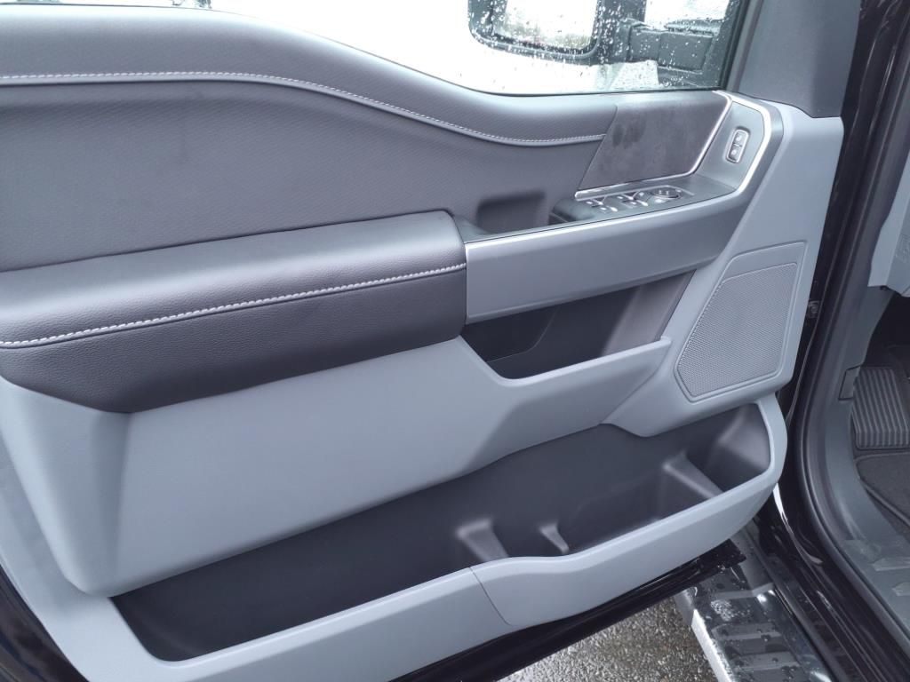 2025 Ford F-150 XLT photo 4