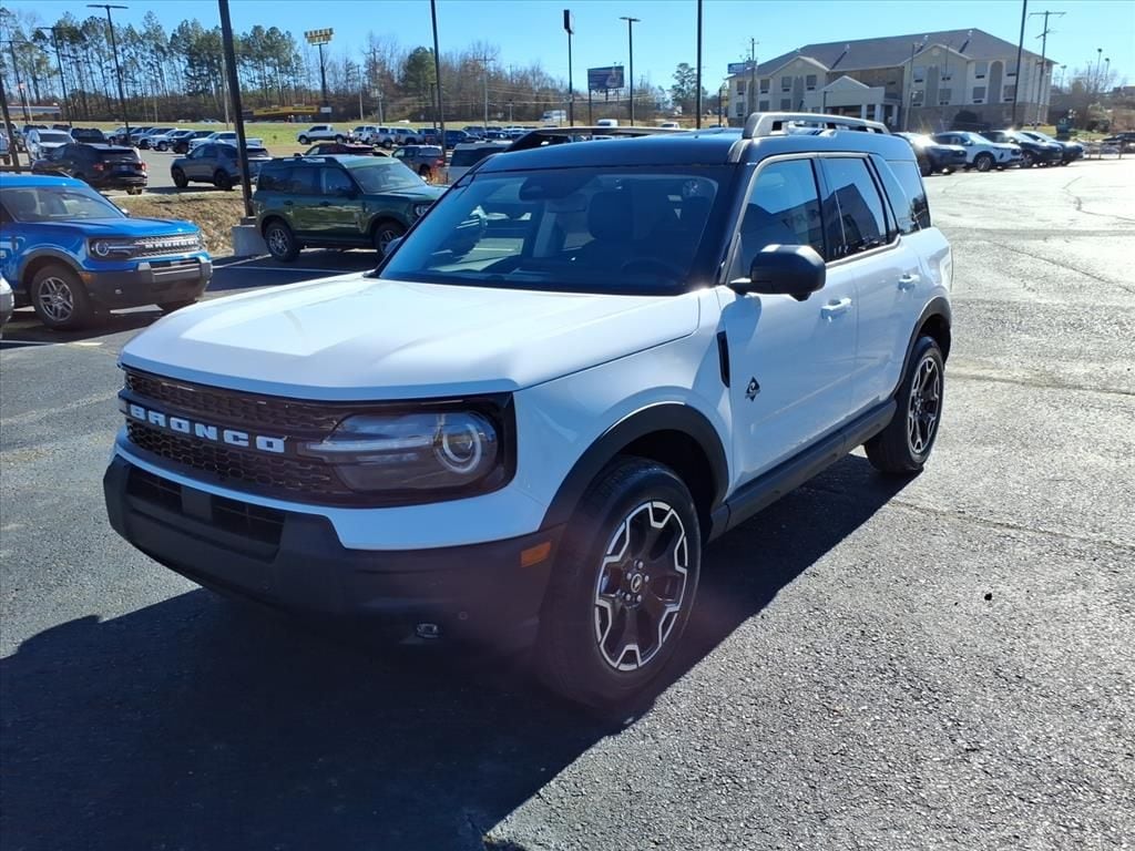 2025 Ford Bronco Sport Outer Banks's photo