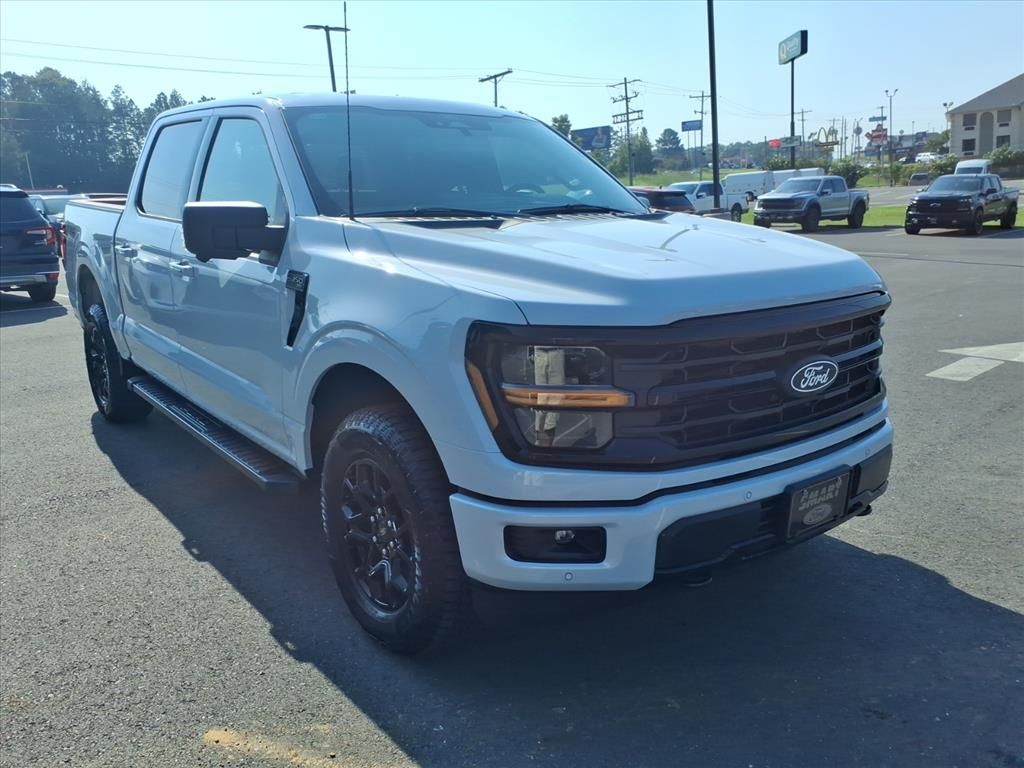 2025 Ford F-150 XLT photo 2