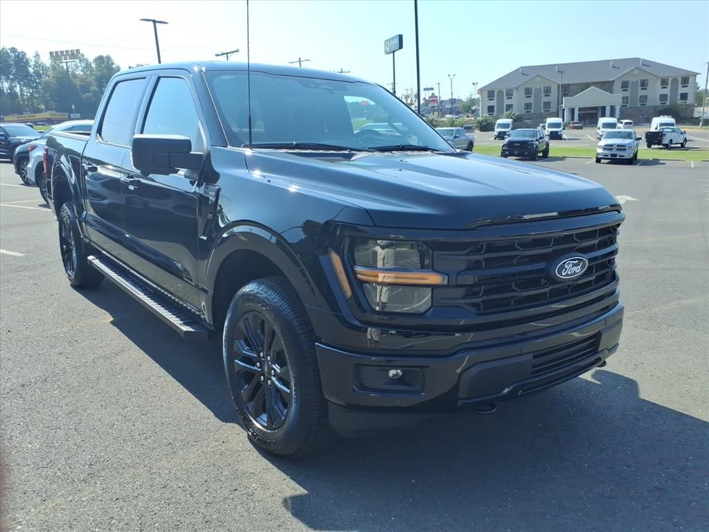 2025 Ford F-150 XLT photo 3