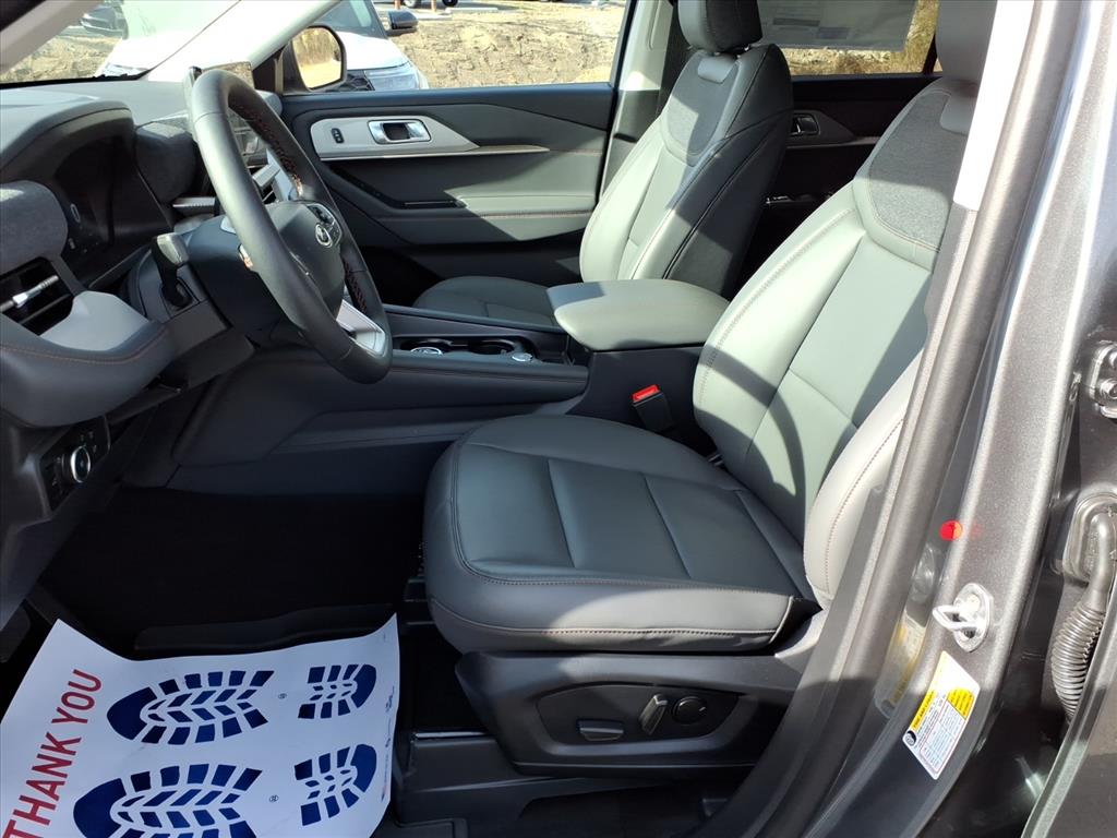 2026 Ford Explorer Active - Photo 8