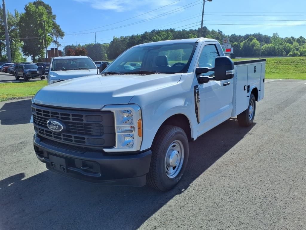 2023 Ford F-250 Super Duty XL's photo