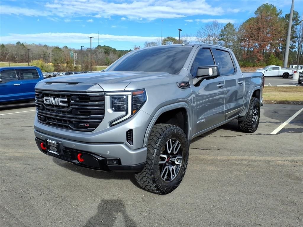 2023 GMC Sierra 1500 AT4's photo
