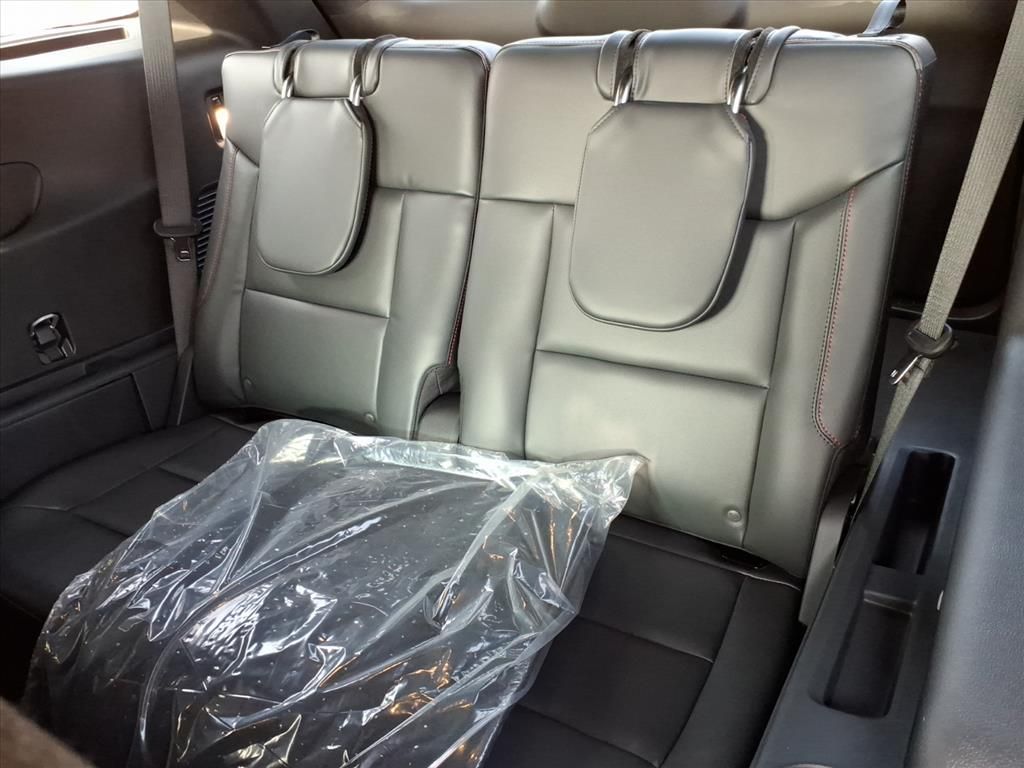 2026 Ford Explorer ST-Line - Photo 11