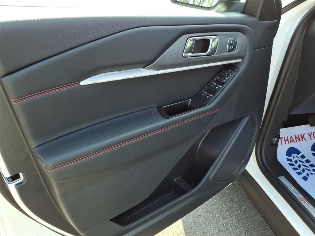 2026 Ford Explorer ST-Line - Photo 7