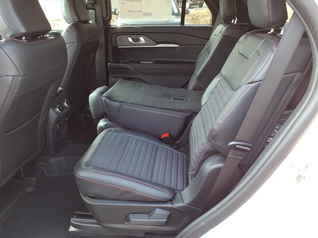 2026 Ford Explorer ST-Line - Photo 10