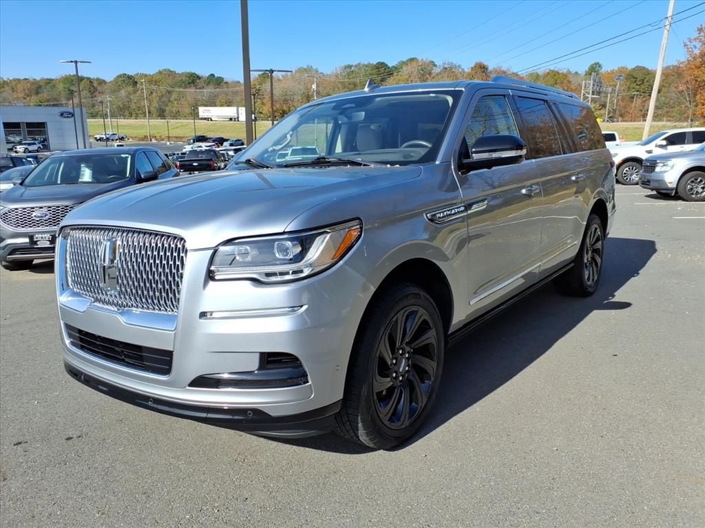 2023 Lincoln Navigator Reserve L's photo