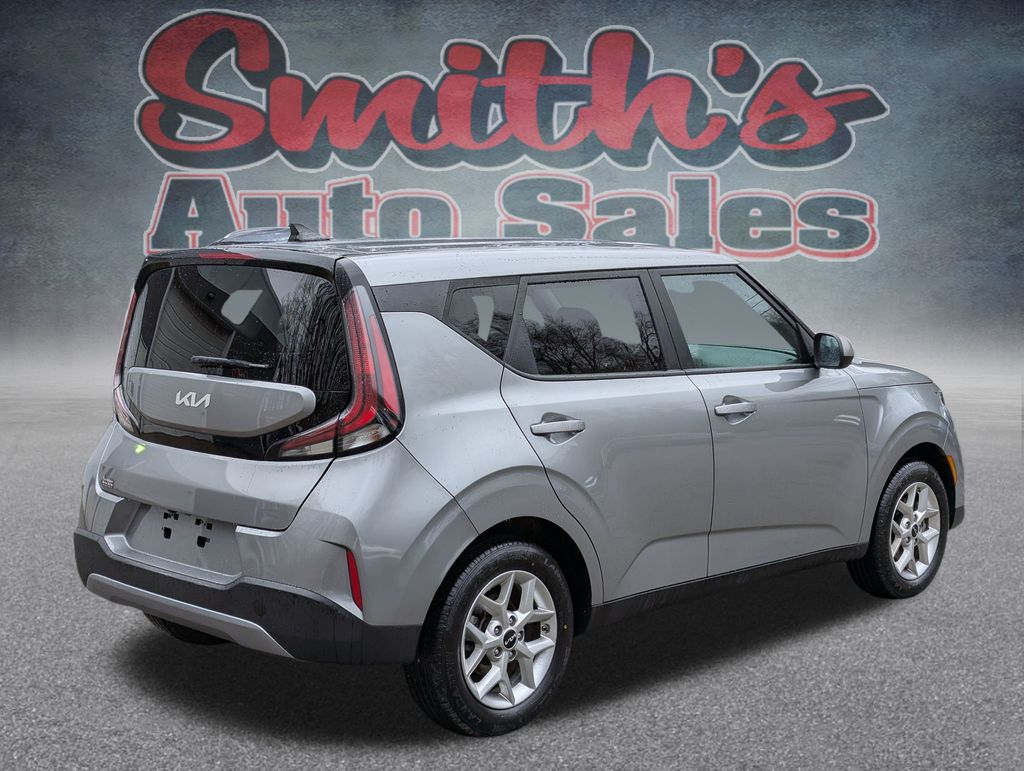 2024 Kia Soul LX - Photo 6