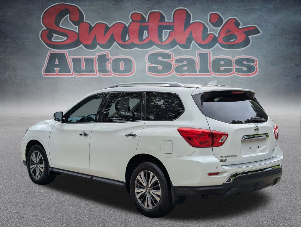 2020 Nissan Pathfinder S photo 4
