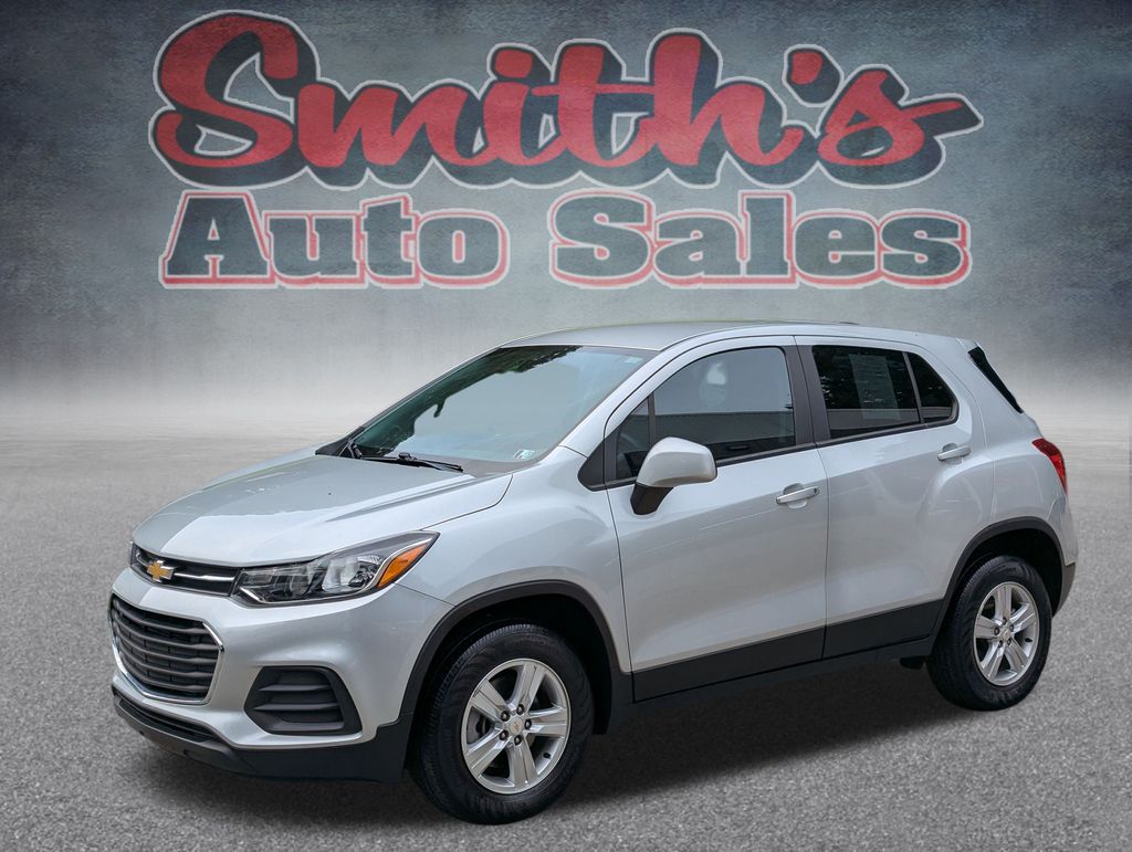 2022 Chevrolet Trax LS photo 3