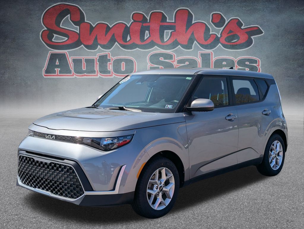2023 Kia Soul S photo 3