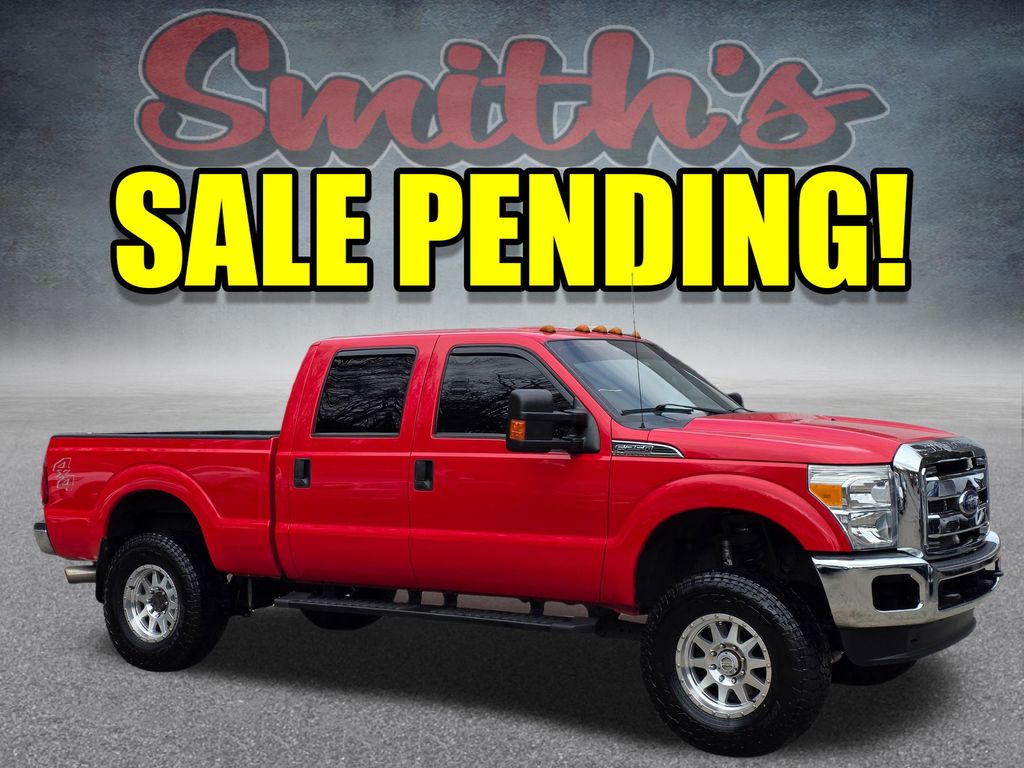 Race Red 2016 Ford F-250 Super Duty XLT Crew Cab 4WD Pickup Truck Four-Wheel Drive 6-Speed Automatic