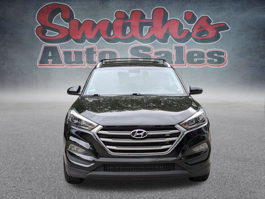 2017 Hyundai Tucson SE photo 2