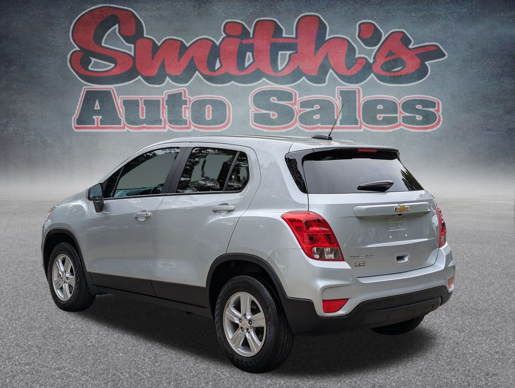 2022 Chevrolet Trax LS photo 4