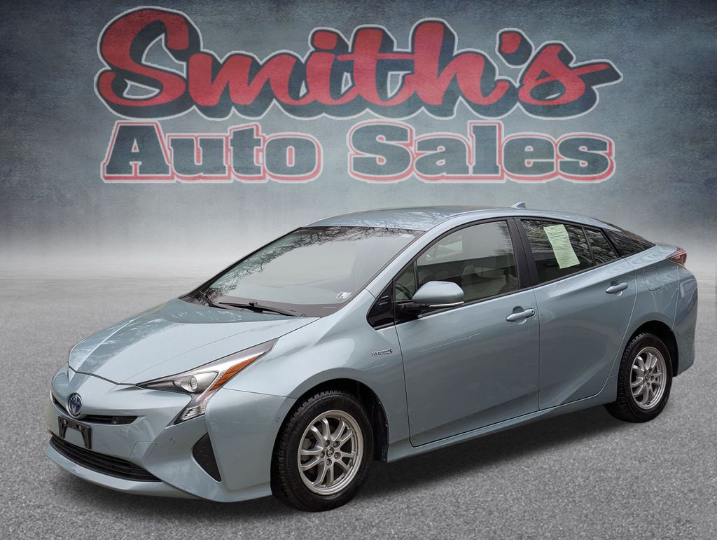 2018 Toyota Prius Three photo 3