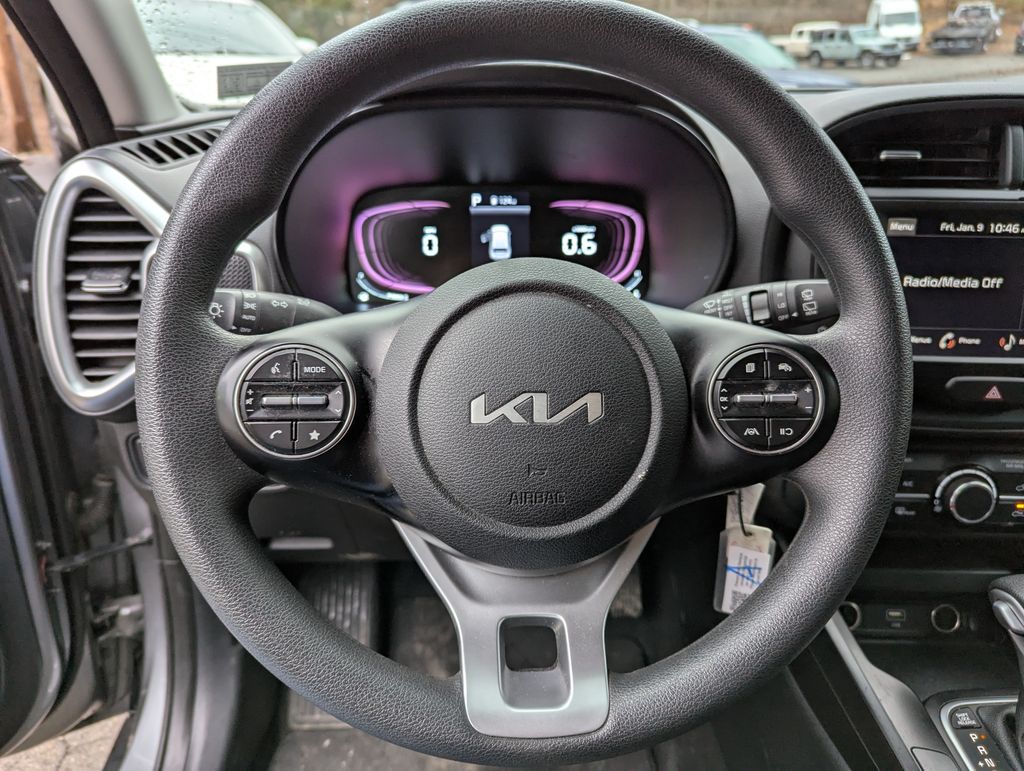 2024 Kia Soul LX - Photo 10