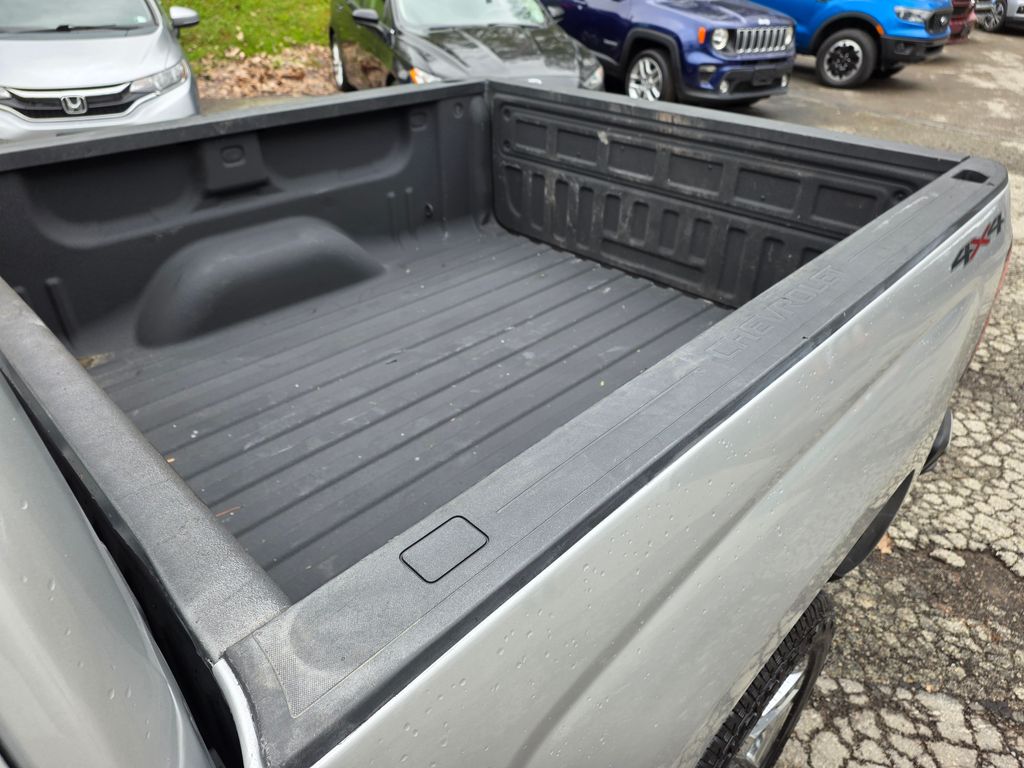 2018 Chevrolet Silverado 1500 Custom - Photo 16