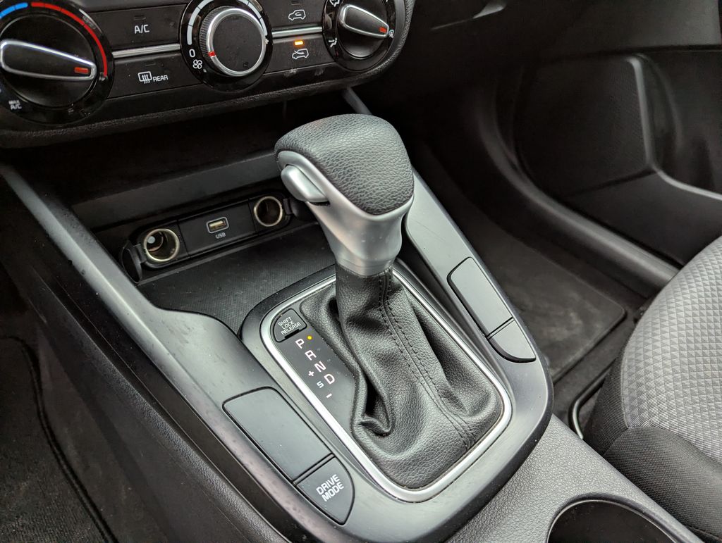 2024 Kia Soul LX - Photo 12