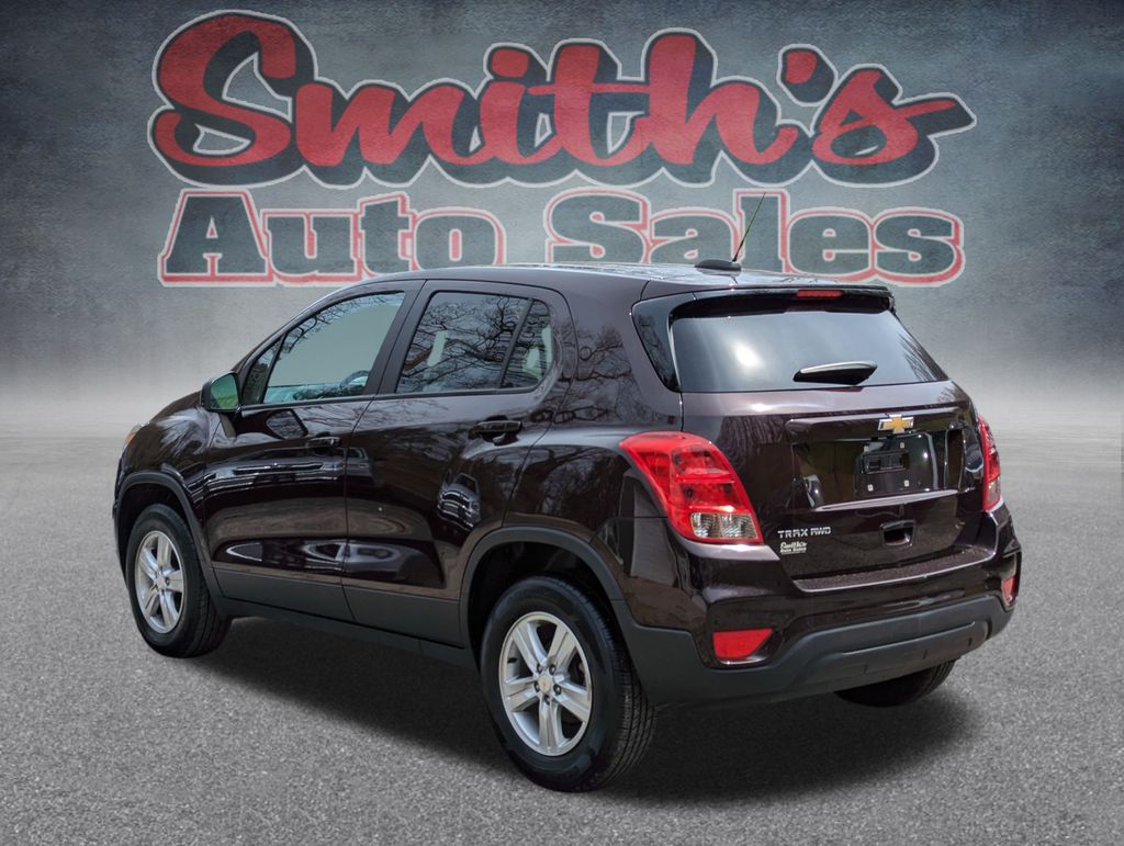 2022 Chevrolet Trax LS photo 4
