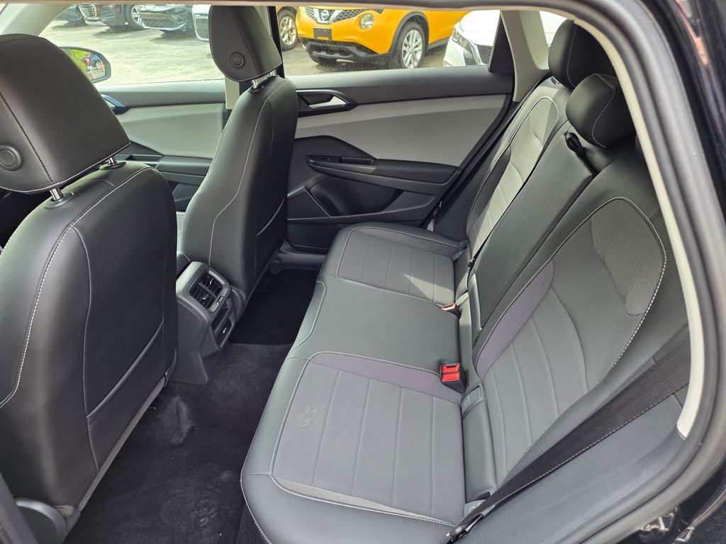 2022 Volkswagen Taos SE - Photo 7