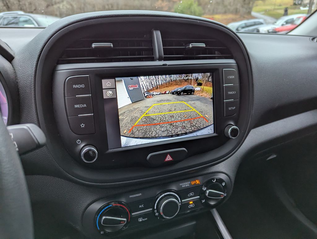 2024 Kia Soul LX - Photo 12